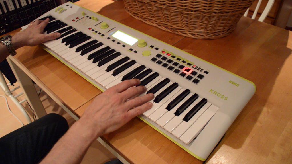 Đàn Synthesizer KORG KROSS2-61