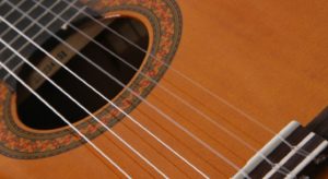 ÂM THANH ỔN ĐỊNH VỚI ĐÀN GUITAR YAMAHA CX40 ÂM THANH ỔN ĐỊNH VỚI ĐÀN GUITAR YAMAHA CX40